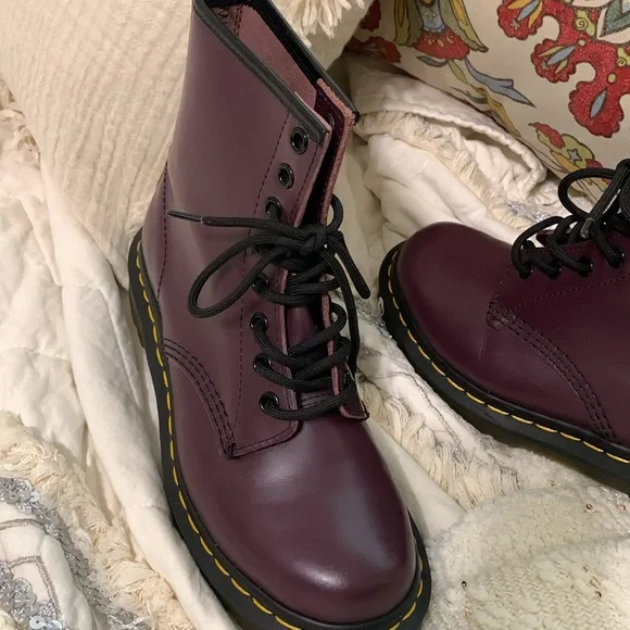 Purple Leather Doc Marten Boots Women’s Size 6 - Picture 3 of 12